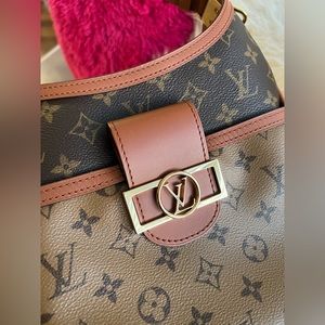 ❣️❣️❣️SOLD on IG❣️❣️❣️ Dauphine Hobo PM 2 way reverse monogram